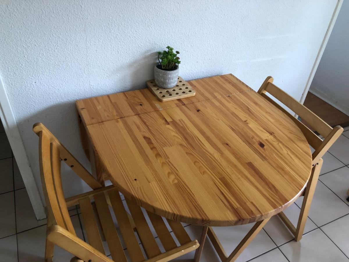Apartment T2 A - Centre-ville, Proche Et Commerces, Avec Parking Et Balcon - Fr-1-319-12 *